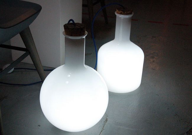 O lampa uriasa face deliciul targului de design de la Milano SUPER GALERIE FOTO