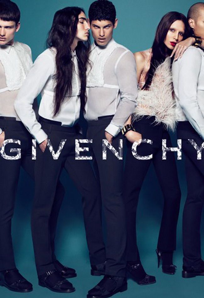 Moda fara prejudecati: Givenchy a apelat la un model transsexual