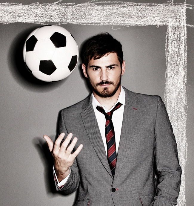 El e barbatul cu care femeile din Spania si-ar insela iubitul: Iker Casillas! Tu cu cine ai face-o? VOTEAZA!