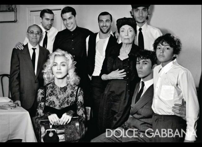 Madonna, sexy familista pentru D G
