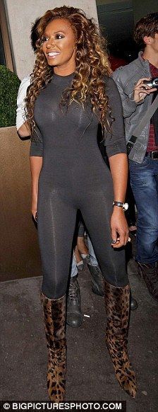 Scary Spice, in catsuit transparent. Iti place?