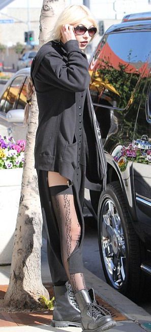 Fashion police: Iti place outfitul lui Taylor Momsen?