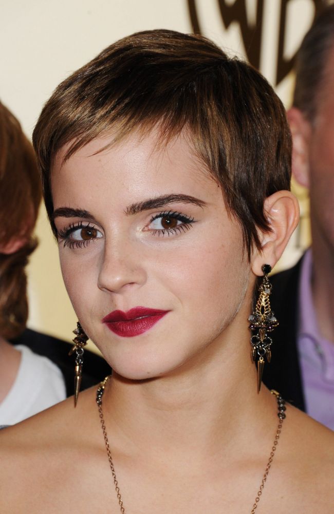 Look-ul zilei: Emma Watson, la premiera noului film Harry Potter din Londra