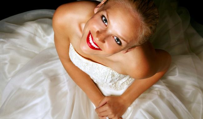 Casatoria solo, noul trend in materie de nunti: tot mai multe femei aleg sa se marite cu... ele insele!