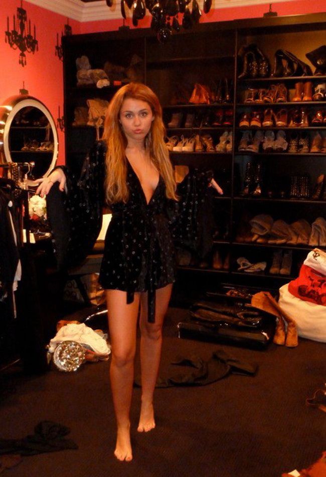 Garderoba de vedeta: intra in dressing-ul lui Miley Cyrus &nbsp;