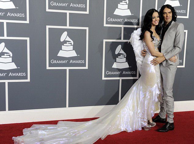 Primele fotografii de la nunta lui Katy Perry facute publice la Grammy FOTO