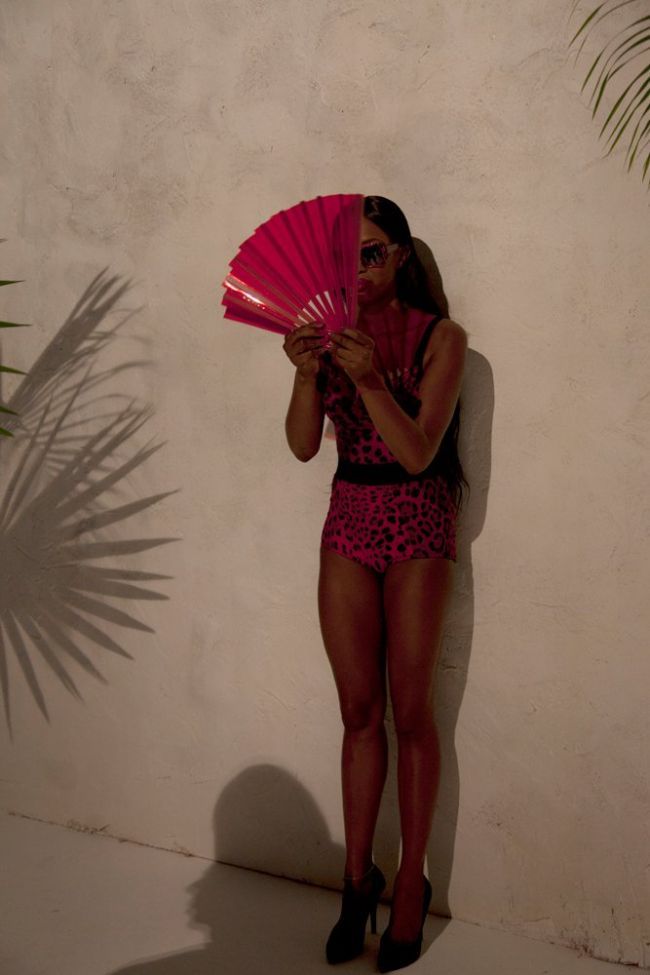 Naomi Campbell - imaginea WILD a colectiei D G de ochelari de soare