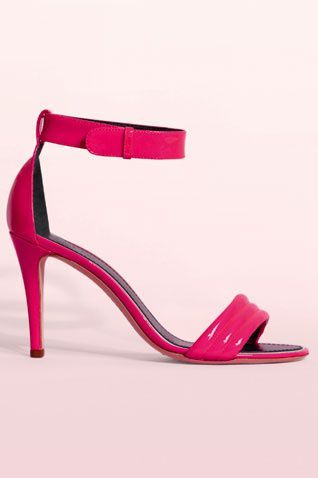 Cele mai cool 10 modele de sandale de designer pentru vara