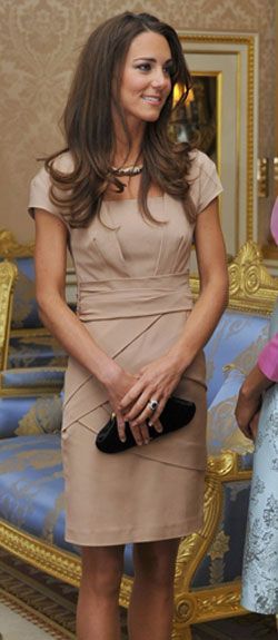 Look-ul zilei: Kate Middleton, ca o adevarata printesa, intr-o rochie incrustata cu cristale