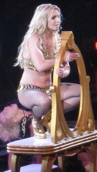 Britney Spears a pierdut din nou controlul asupra siluetei FOTO