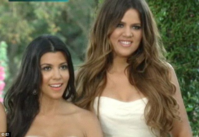 Primele poze cu Kim Kardashian mireasa! A scos 2 milioane $ din drepturile pentru imaginile de la nunta VIDEO