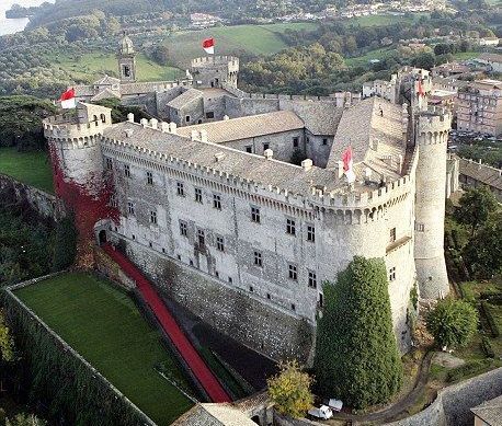 Miliardara Petra Ecclestone se casatoreste intr-un un castel din secolul al XV-lea si va avea o petrecere de 2 milioane $