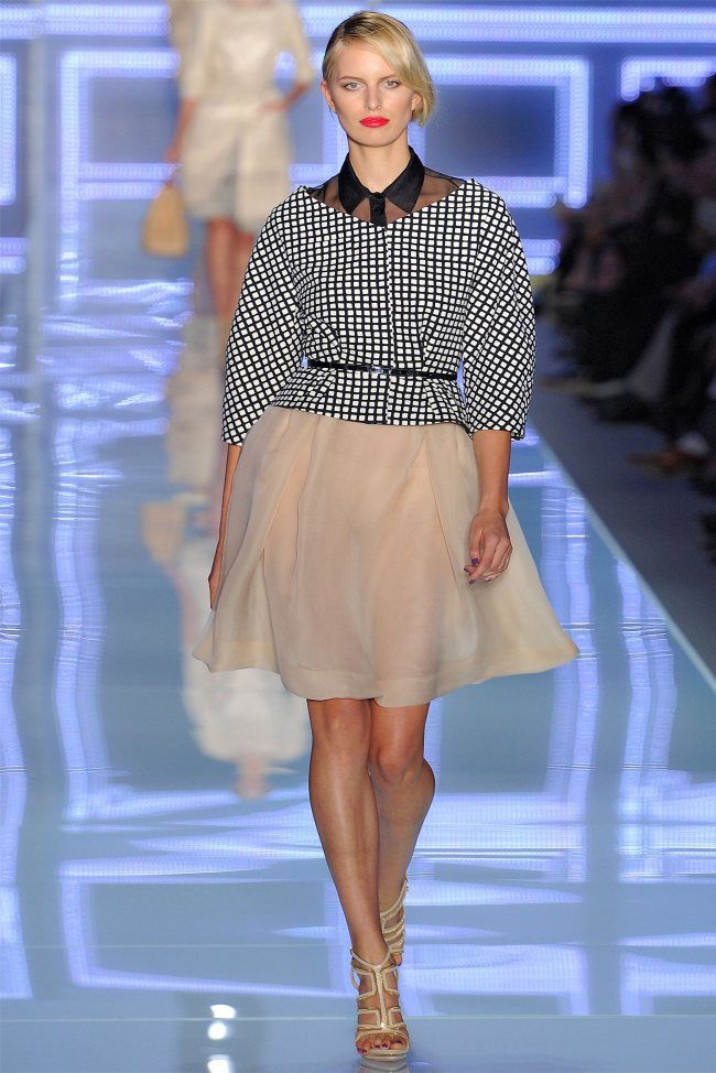 Christian Dior: colectia pentru primavara - vara 2012, prezentata la Paris Fashion Week