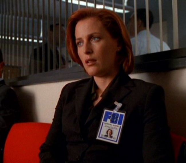 Imaginea care i-a distrus cariera. Cum arata agentul Scully dupa 20 de ani!