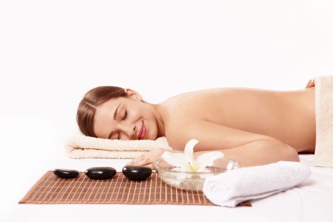 Tratamente spa de relaxare: 3 rasfaturi spa pe care poti sa le faci acasa