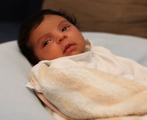 PRIMELE IMAGINI cu fetita cuplului Beyonce - Jay-Z FOTO
