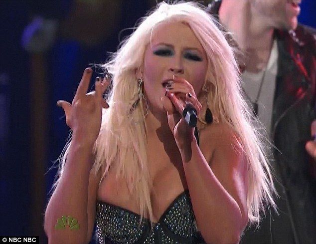 Christina Aguilera, haine XS pe corp XXL. Vezi tinuta cu care a dezgustat milioane de americani VIDEO