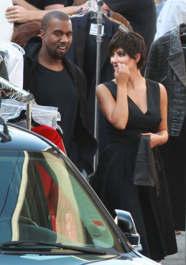 Kim Kardashian, tunsa scurt &ndash; iti place cum ii sta? GALERIE FOTO