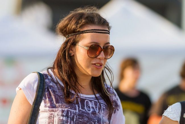 Street Style la B’ESTFEST: vezi cum s-au imbracat fashionistele la festivalul de muzica