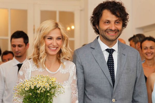 Primele poze de la cununia civila a Danei Rogoz! A purtat o rochie scurta si a spus un "DA" hotarat