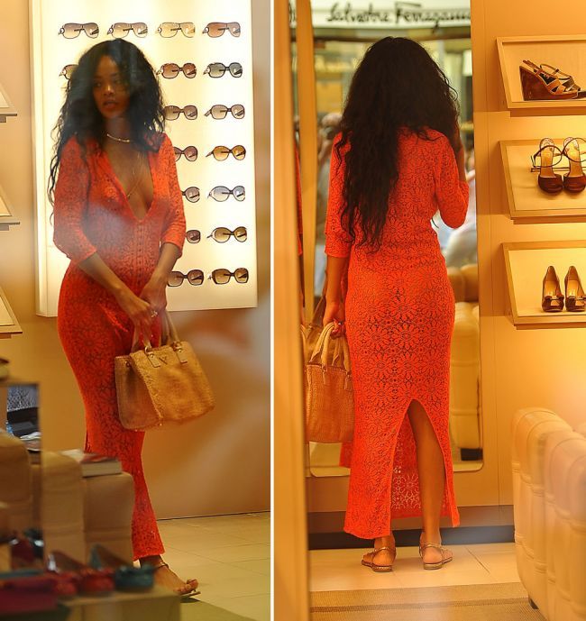 Rihanna a iesit la cumparaturi intr-o rochie transparenta, fara sutien. Vezi outfit-ul cu care a blocat traficul in Italia