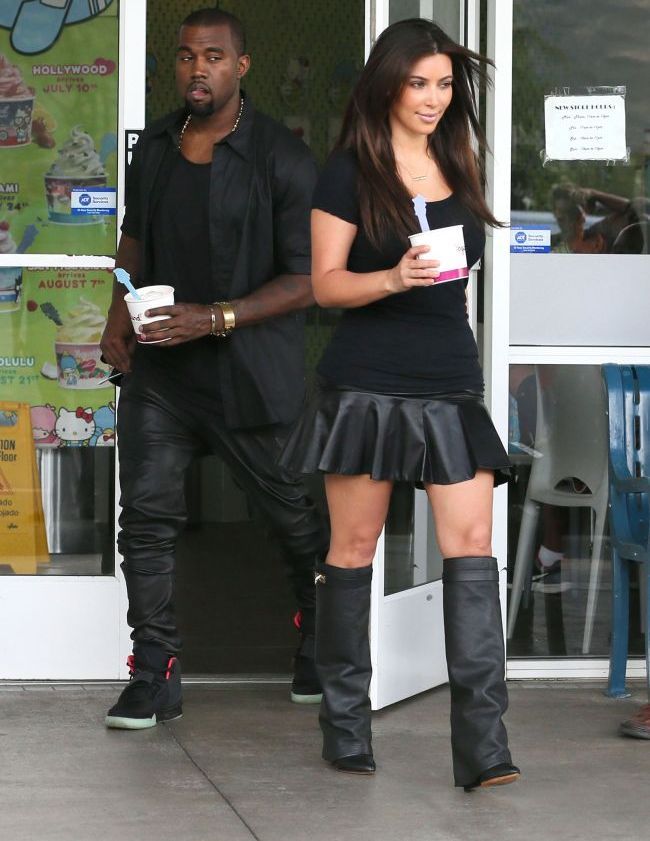 Cizmele lui Kim Kardashian &ndash; fabuloase sau hidoase?