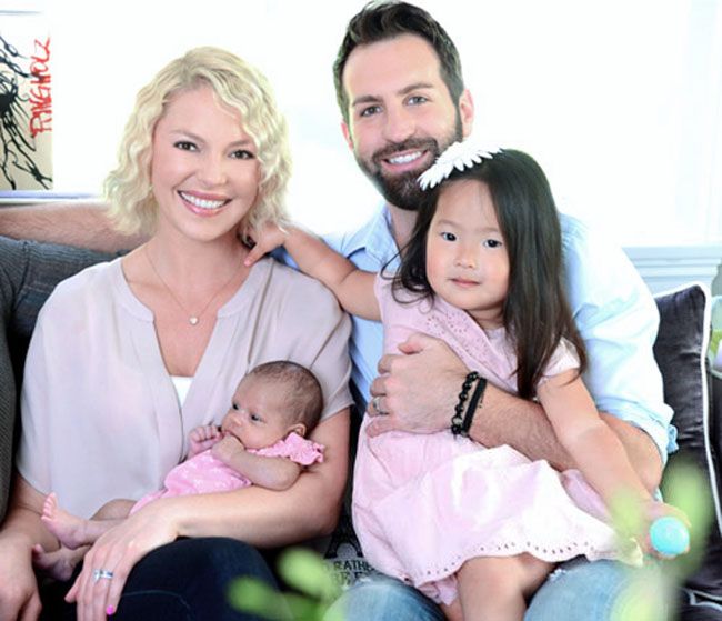 Asa DDa! Katherine Heigl face senzatie la o simpla iesire la supermarket cu decolteul ei generos