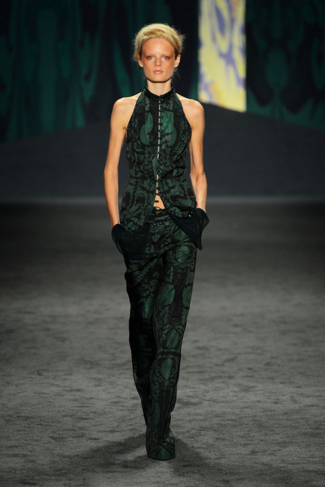 New York Fashion Week: Vera Wang aduce India in garderobele fashionistelor in primavara lui 2013