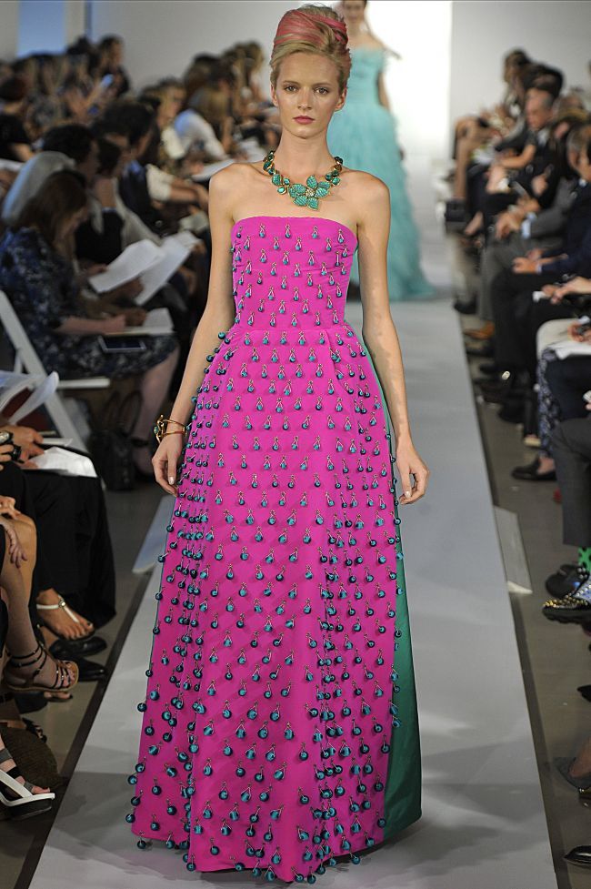 New York Fashion Week: Oscar de la Renta primavara 2013, o colectie colorata si eleganta, pentru toate varstele