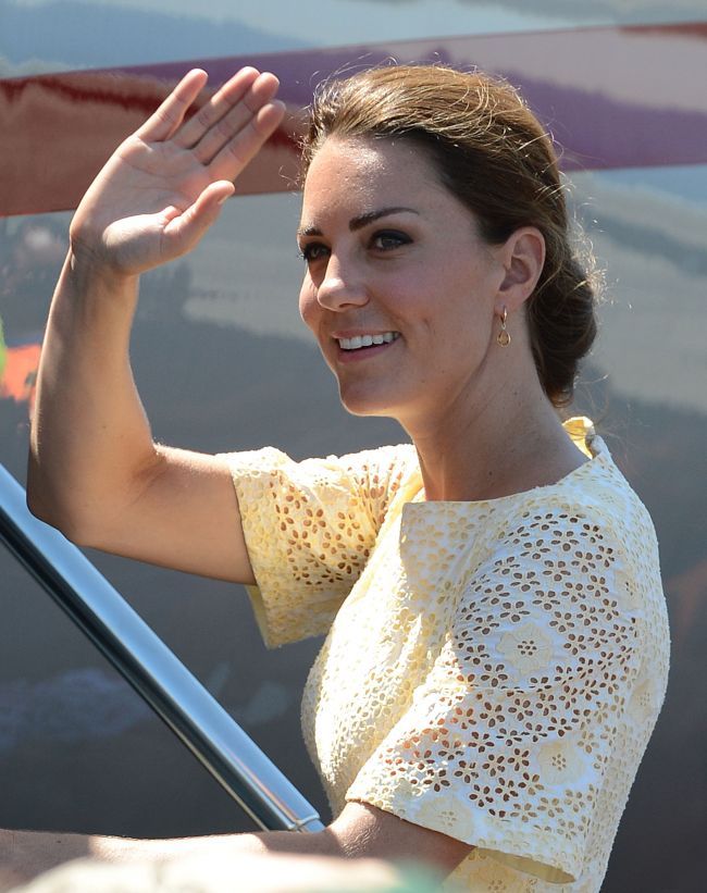 A declarat razboi Familiei Regale! Revista Chi publica noi imagini cu Kate Middleton goala. Vezi ce au surprins italienii
