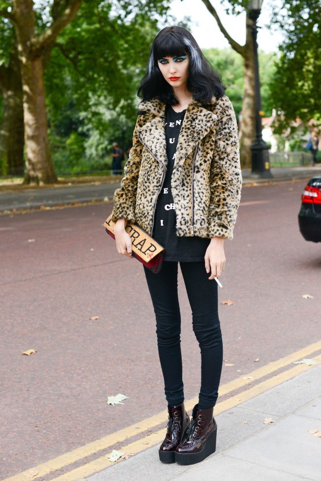 Street style la London Fashion Week: Vezi cele mai excentrice tinute pe care le-au purtat fashionistele in Londra