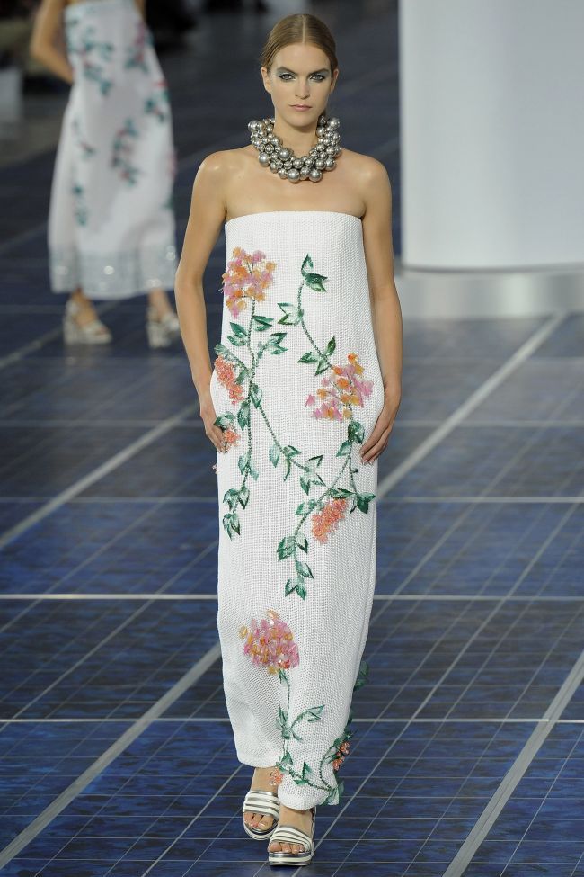 Paris Fashion Week: Chanel primavara/vara 2013: o reinterpretare moderna a pieselor clasice