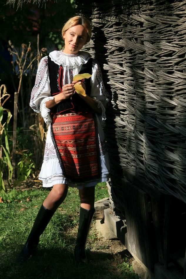 Costumul traditional romanesc, sursa de inspiratie a noii colectii Dorin Negrau