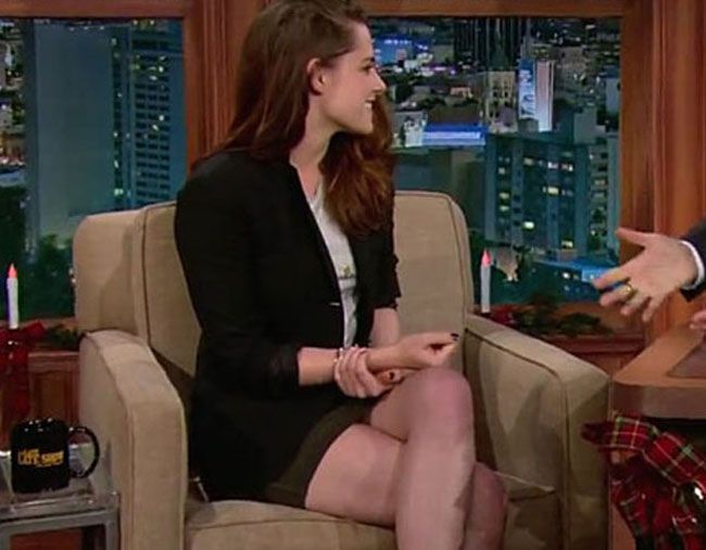 Kristen Stewart, aparitie sexy intr-o fusta foarte scurta la o emisiune TV VIDEO