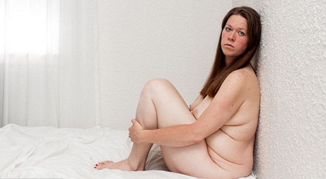 Transformarea impresionanta a unei femei de 153 de kilograme care se temea de aparatul foto. Cum arata pozele nud pe care le-a facut de-a lungul dietei sale dramatice