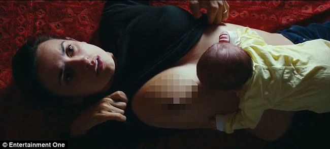 Penelope Cruz alapteaza un bebelus nascut dintr-o mama surogat, intr-un nou film emotionant VIDEO