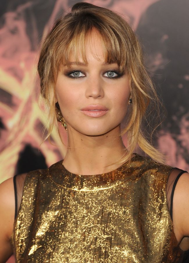 VIDEO - Cum sa iti faci un machiaj ca al lui Jennifer Lawrence. Invata sa te aranjezi ca actrita din Hunger Games