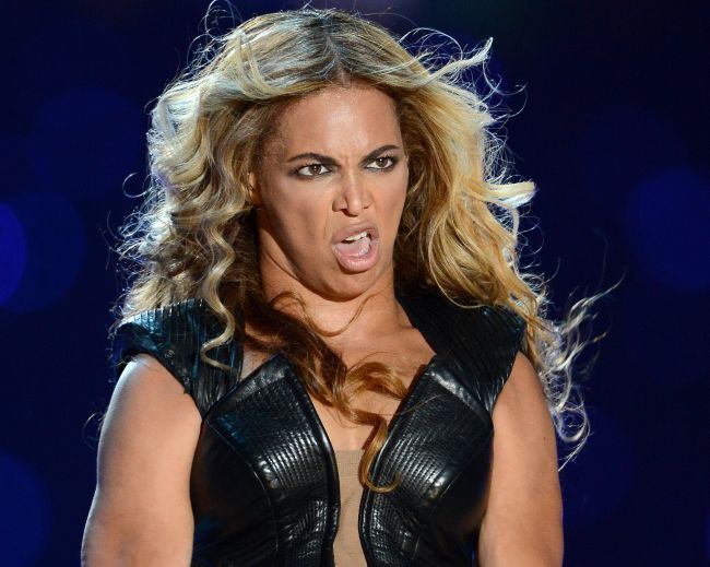 Beyonce, silueta de gladiatoare! Ce detalii au vazut fanii aflati in primele randuri la meciul de la Super Bowl