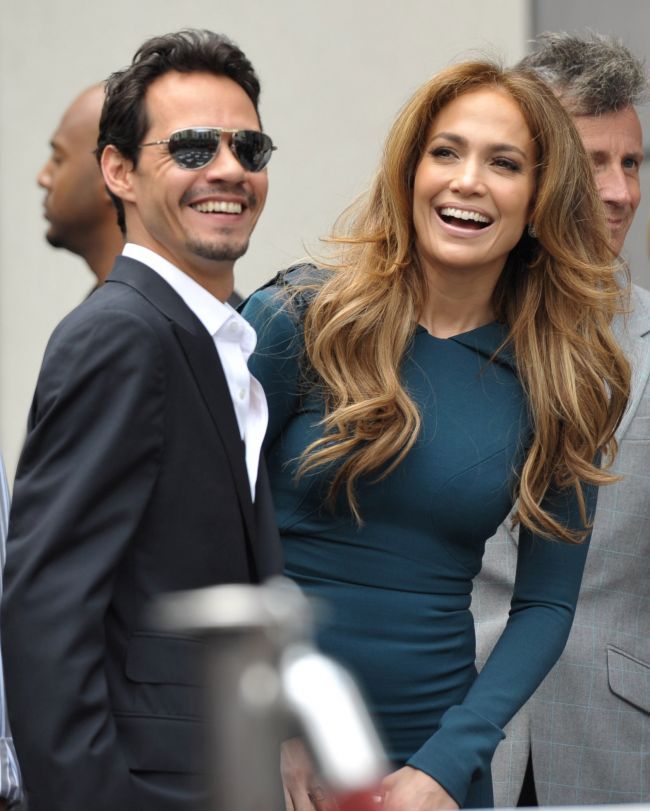 La concurenta cu J.Lo: Marc Anthony are o noua iubita, care este cu mult mai tanara decat el. Vezi cat de sexy este noua achizitie