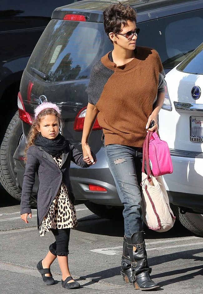 Asa mama, asa fiica: Halle Berry si fetita ei, Nahla, fashioniste cu atitudine