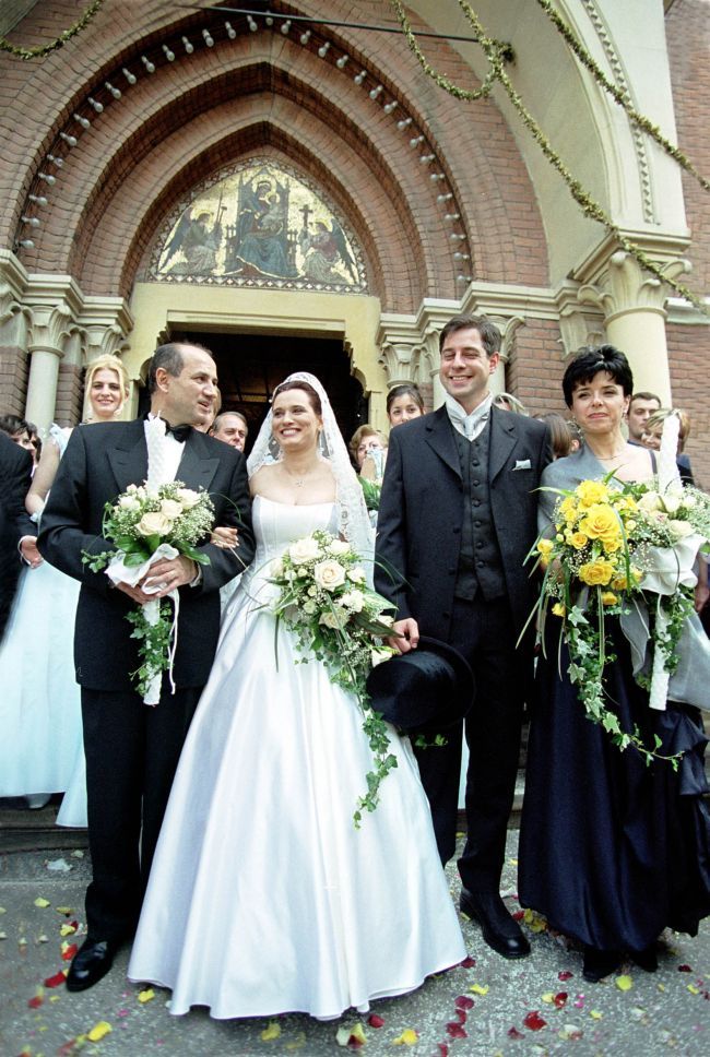 Mirese de colectie. Cum au aratat vedetele din Romania in ziua nuntii IMAGINI INEDITE