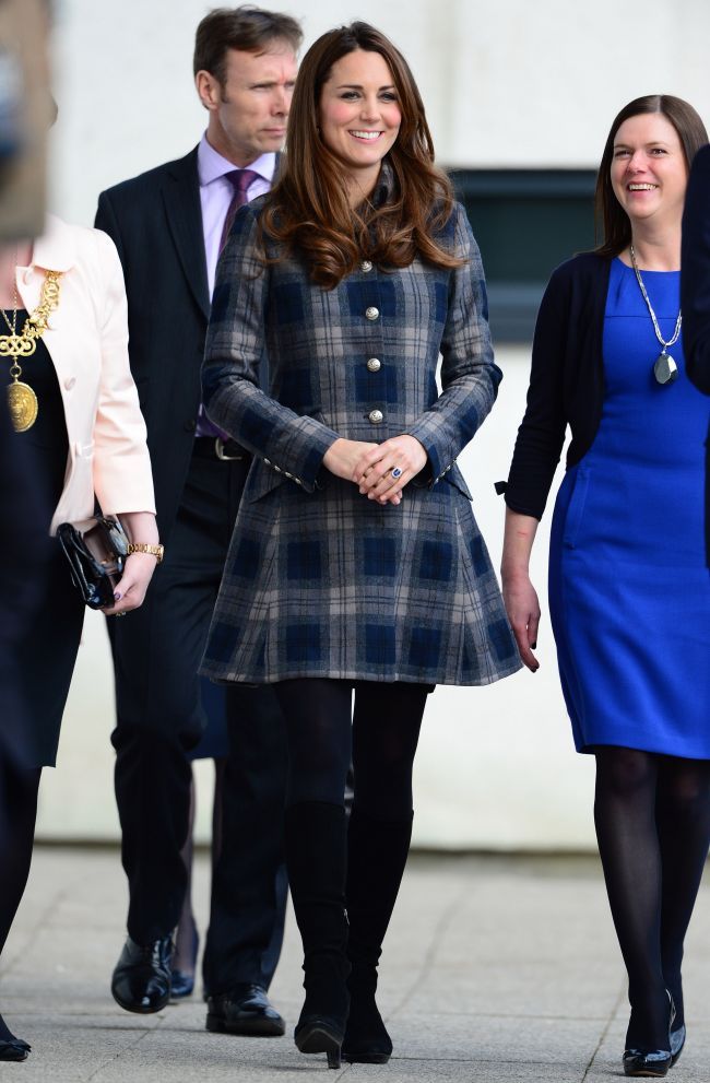 Este Kate Middleton un exemplu negativ pentru gravide? Ducesa de Cambridge si Kim Kardashian, comparate de o publicatie americana