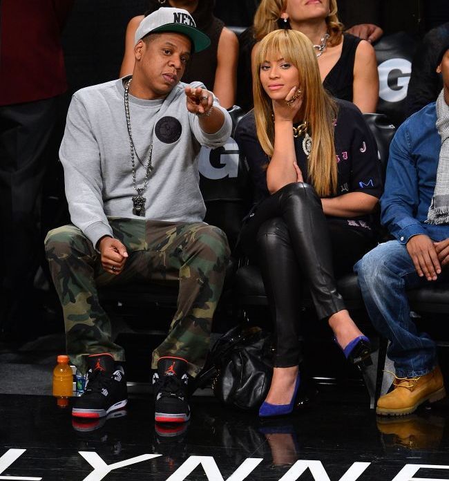 Imagini rare, cu Beyonce si Jay-Z luand pranzul cu micuta Blue Ivy la Paris. Cat de frumosi si fericiti sunt cei trei!