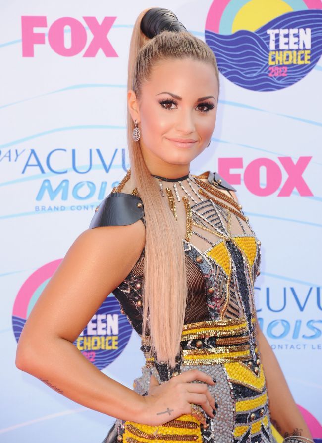 Demi Lovato nu mai arata asa! Ce schimbare radicala de look si-a facut vedeta