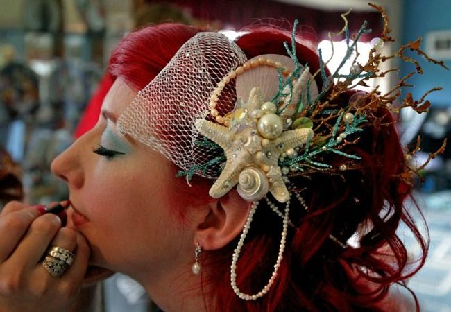 O tanara a decis sa fie Ariel din Micuta Sirena in ziua nuntii si si-a obligat toti invitatii sa poarte costume Disney. Vezi ce-a iesit: FOTO