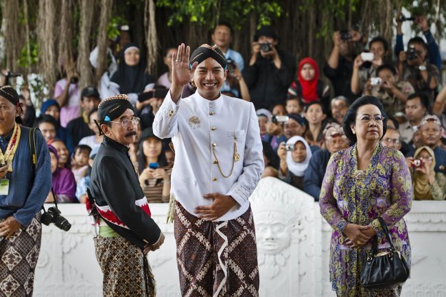 Printesa Indoneziei se marita. Vezi cum arata nunta unei fiice de sultan si cum s-a imbracat mireasa