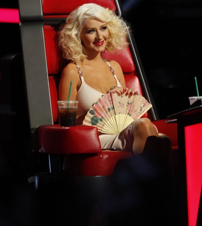 Cea mai criticata grasuta le da o lectie tuturor! Cum a aparut Christina Aguilera imbracata, pe scena de la The Voice