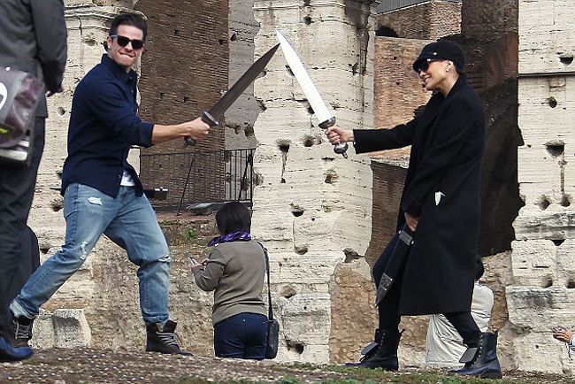 Jennifer Lopez si Casper Smart, vacanta incognito la Roma. Cat de bine s-a deghizat diva latino de nu a recunoscut-o nimeni