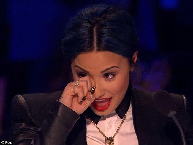Demi Lovato, in lacrimi. Ce a patit fostul star Disney
