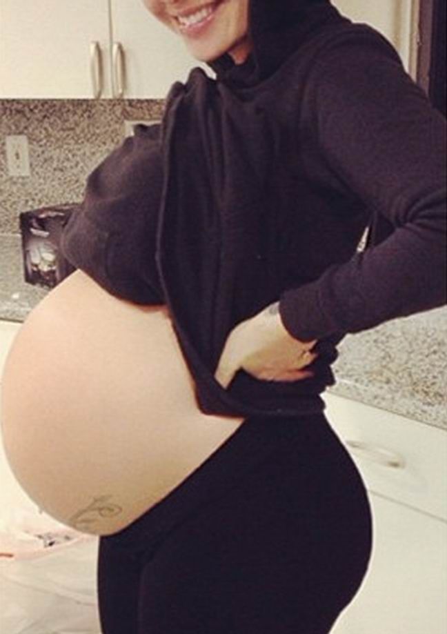 Asa arata corpul ei cand era gravida. Transformarea spectaculoasa a unei mamici celebre de la masura XL la XS, in numai 10 luni